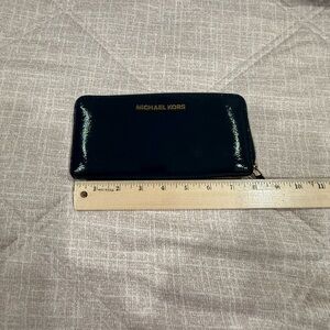 Michael kohl’s wallet